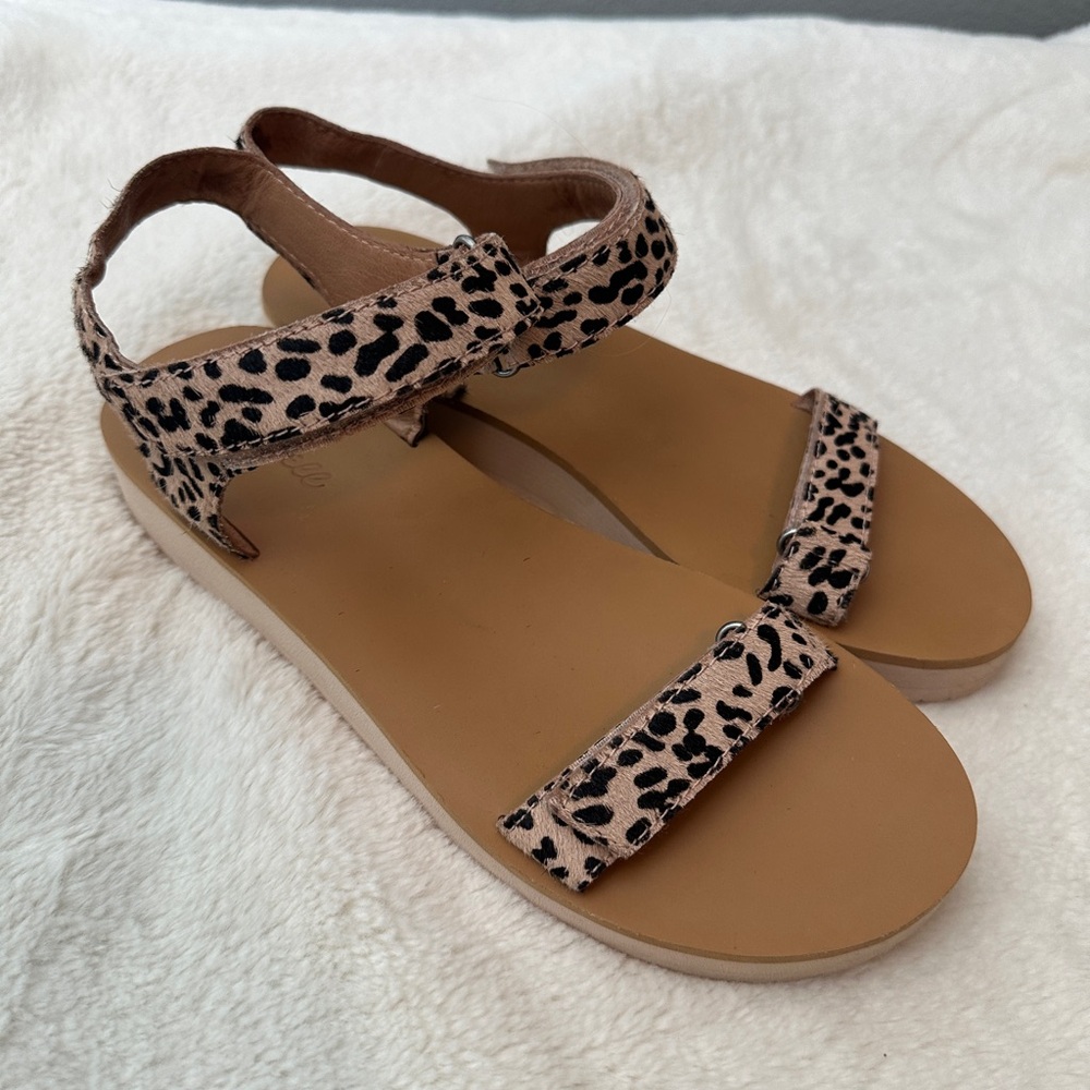 Madewell the Maggie sandal in spotted calf hair - Picture 4 of 6